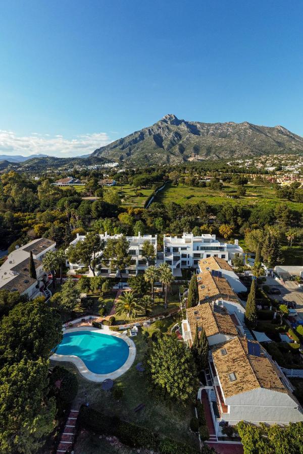 Bajo Con Jardin En La Milla De Oro Lejlighed Marbella Eksteriør billede