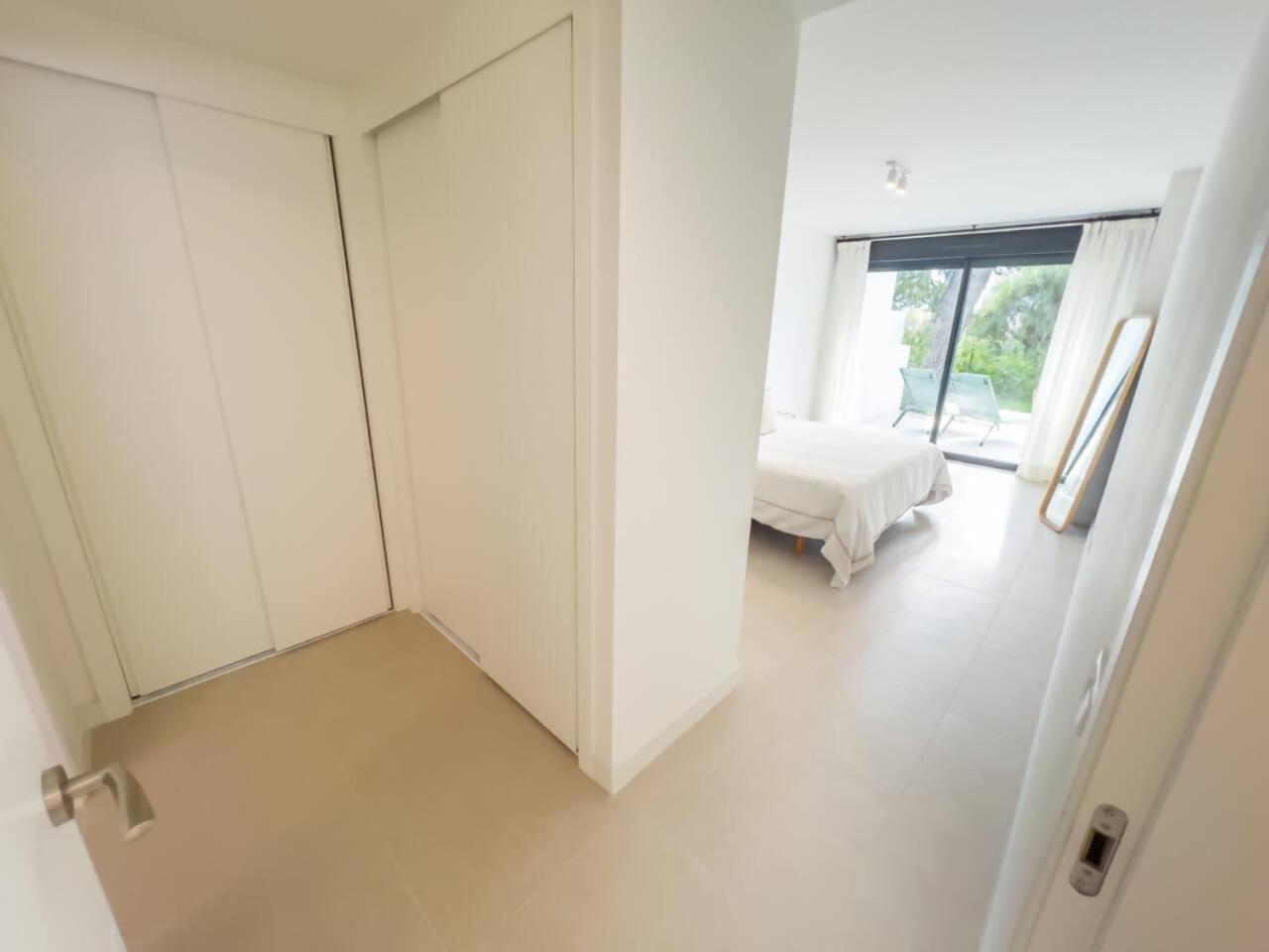 Bajo Con Jardin En La Milla De Oro Lejlighed Marbella Eksteriør billede