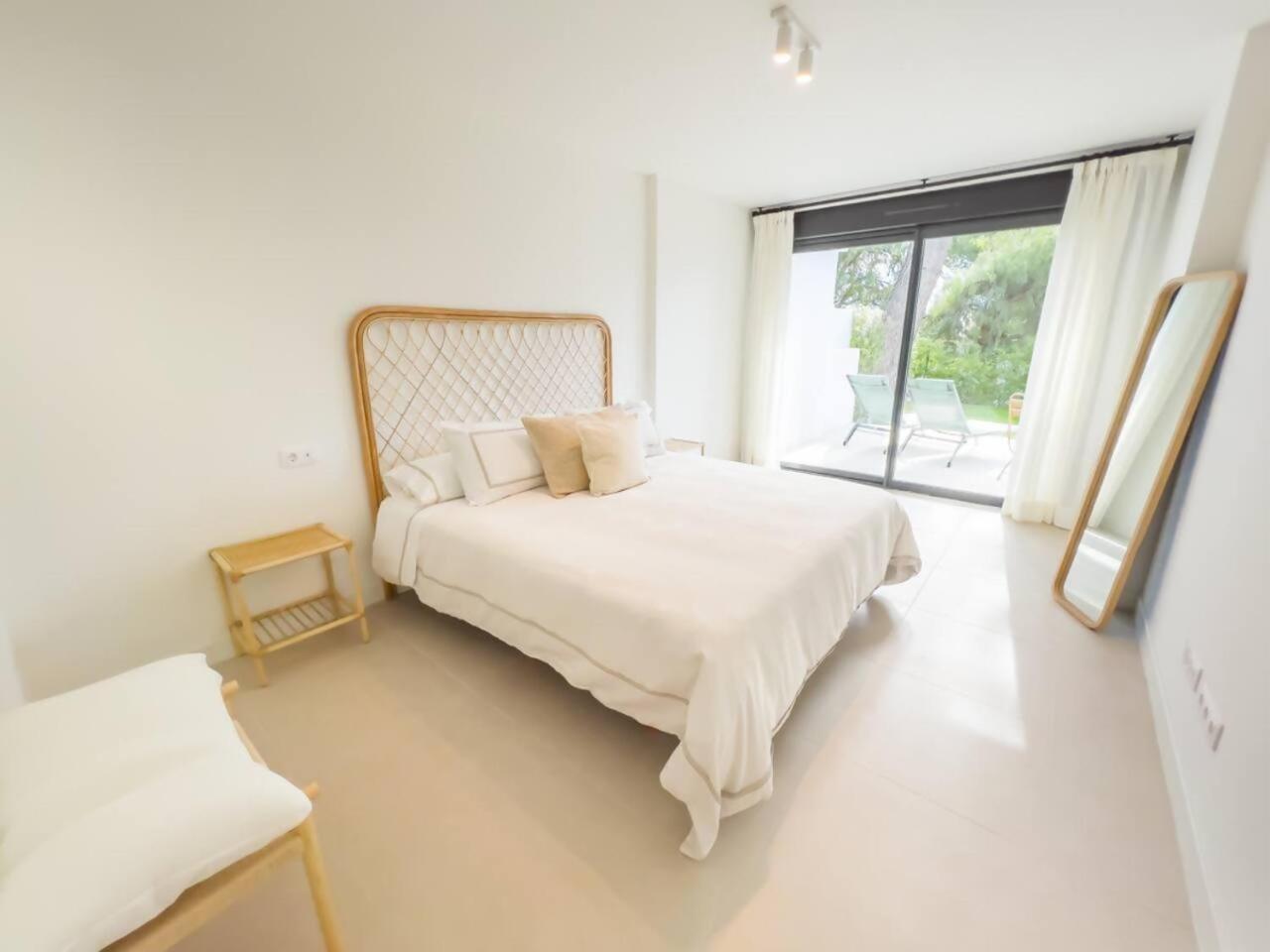 Bajo Con Jardin En La Milla De Oro Lejlighed Marbella Eksteriør billede