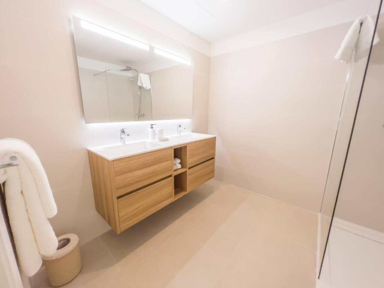 Bajo Con Jardin En La Milla De Oro Lejlighed Marbella Eksteriør billede