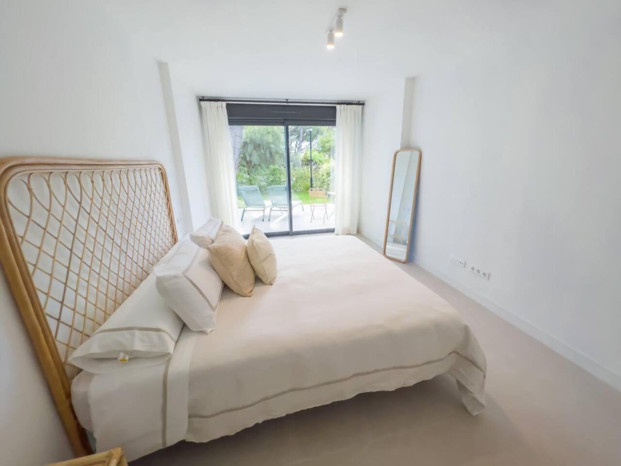 Bajo Con Jardin En La Milla De Oro Lejlighed Marbella Eksteriør billede