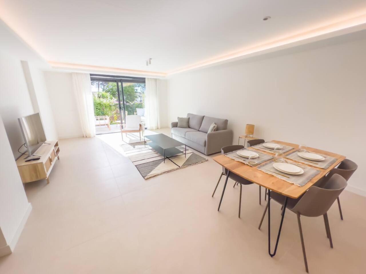 Bajo Con Jardin En La Milla De Oro Lejlighed Marbella Eksteriør billede