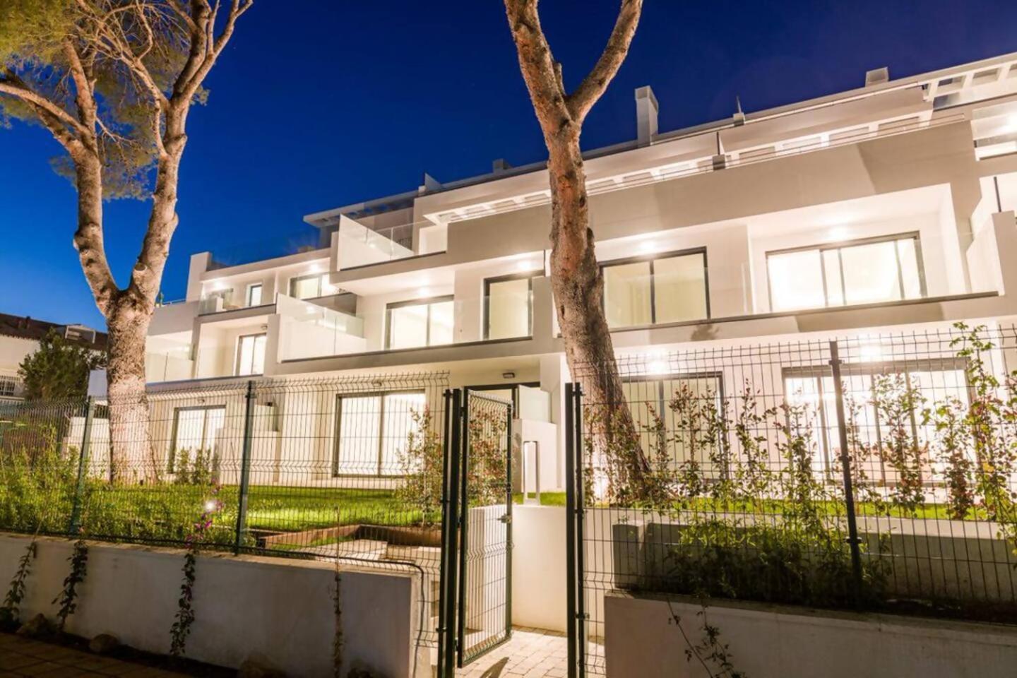 Bajo Con Jardin En La Milla De Oro Lejlighed Marbella Eksteriør billede
